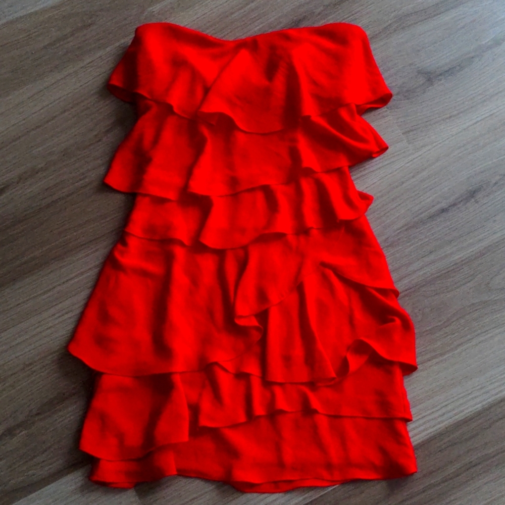 BCBG MAX AZRIA STRAPLESS DRESS